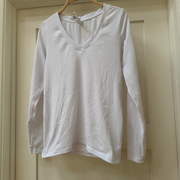 Athleta V neck Long Sleeve top - Picture 1 of 4